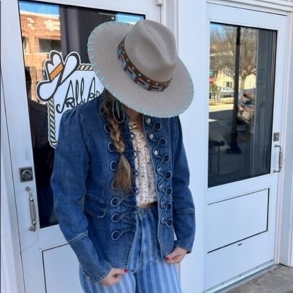 Savanna Jane Vintage Inspired Denim Jacket NEW NWT small - Picture 3 of 4